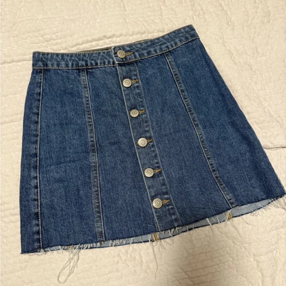 Real Denim High-Rise Buttoned Mini Skirt - Picture 4 of 6